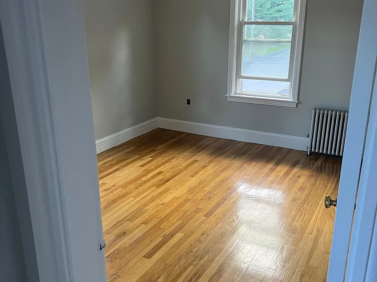 31 Albertina St #2 — Photo 3