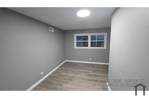 Building Photo - 2643 W 79th St #2F