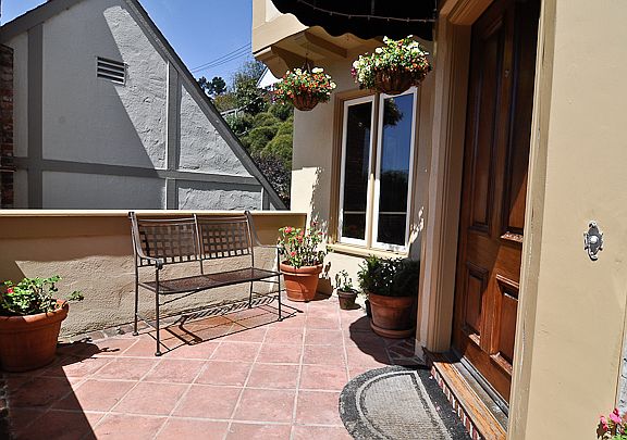 3rd image of 298 Dorantes Ave