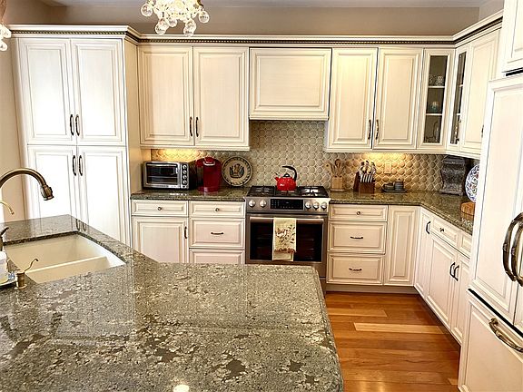 4th image of 5141 Renaissance Ave Unit C