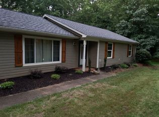 5404 Bridle Ridge Dr, Pfafftown, NC 27040