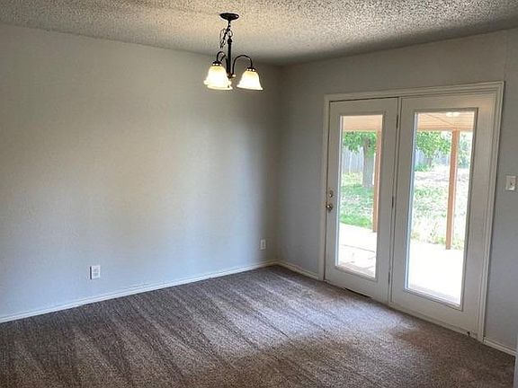 3rd image of 104 Polk Ave