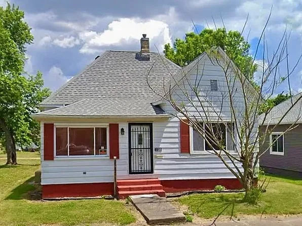1250 S 5th St, Clinton, IN 47842
