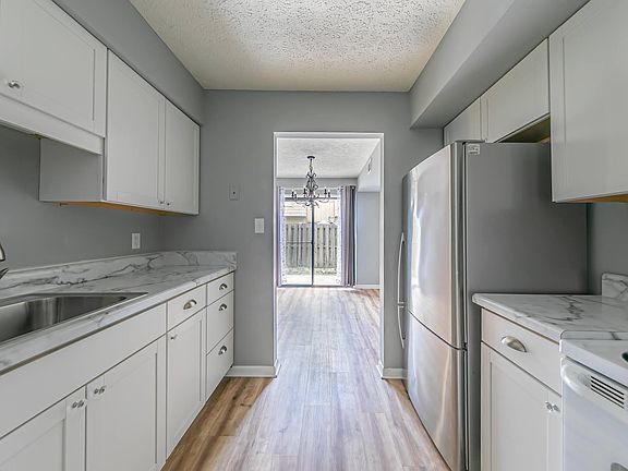 2nd image of 1401 Ventura Way