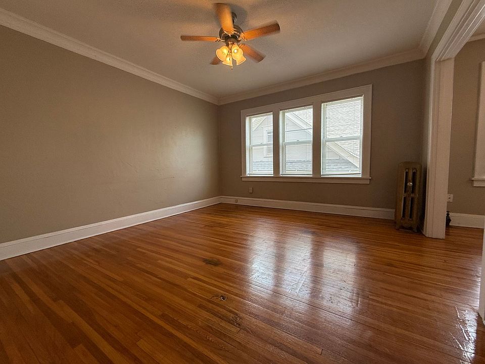 1st image of 935 Goodrich Ave APT B