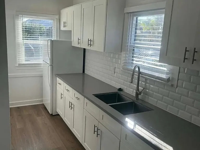 2231 Ellendale Pl #11 — Photo 2