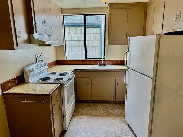 1 bed, $3,300 — Photo 3