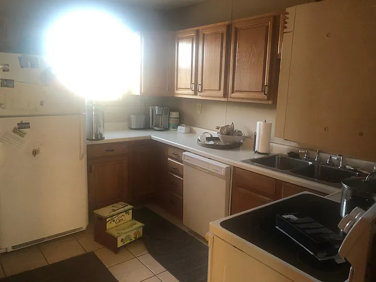 130 Excelsior Ave S — Photo 5