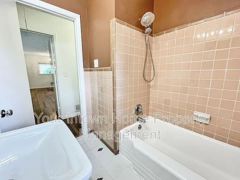 1597 Stanford Way — Photo 14