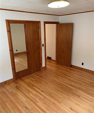 3rd image of 3994 Us 221 N