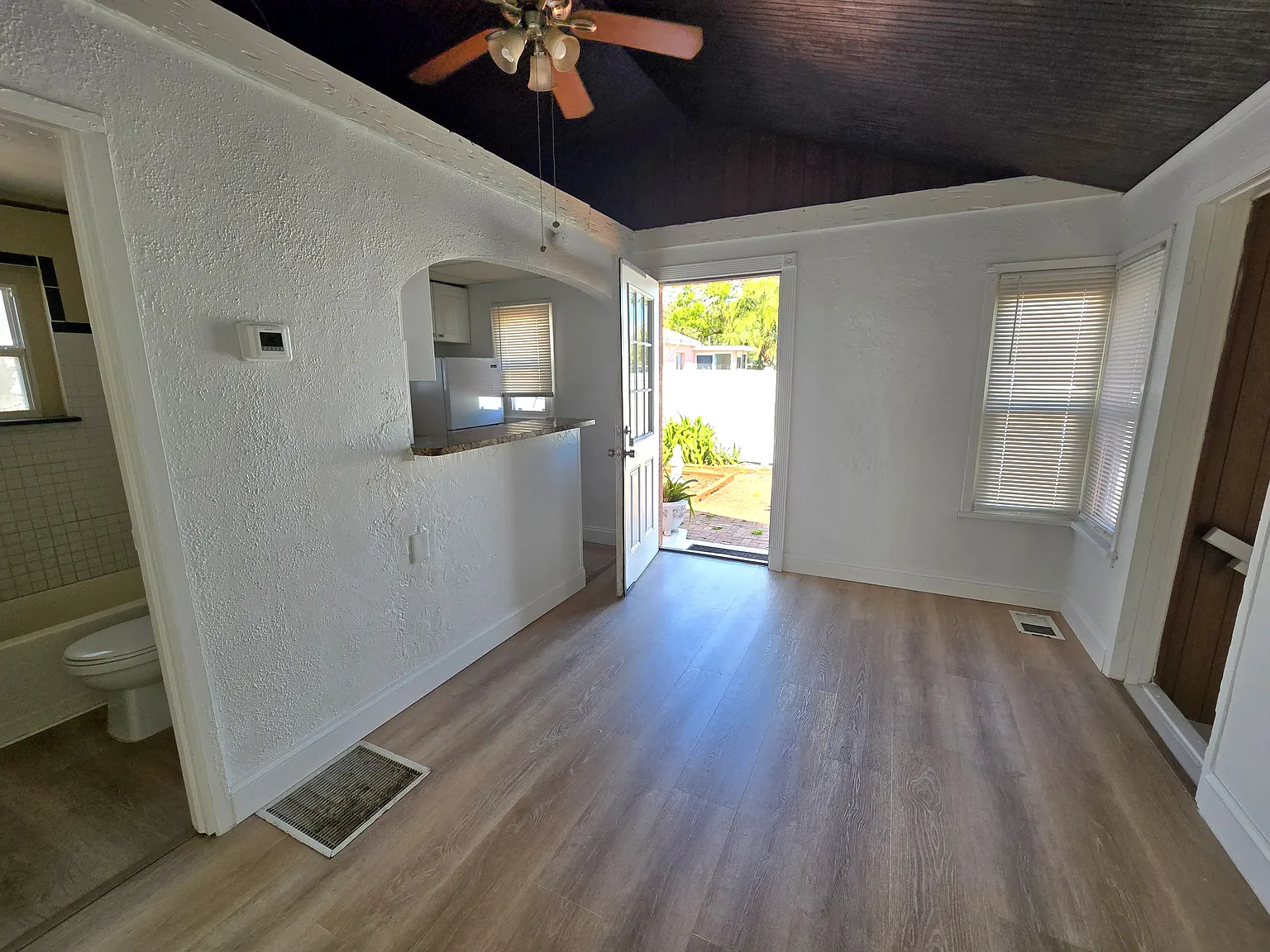 1 bed, 600 sqft, $1,800 — Photo 3