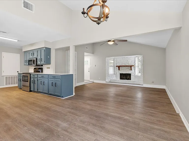 11613 Cripple Creek Dr — Photo 9