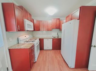 19 Willowbrook Ct, Stamford, CT 06902