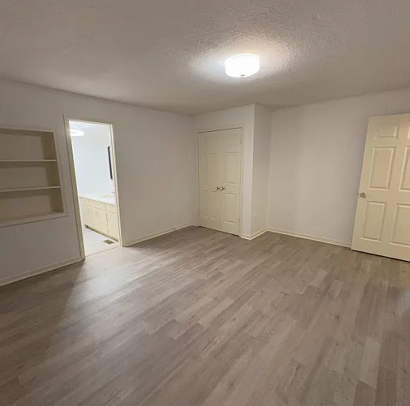 208 McCully St — Photo 10