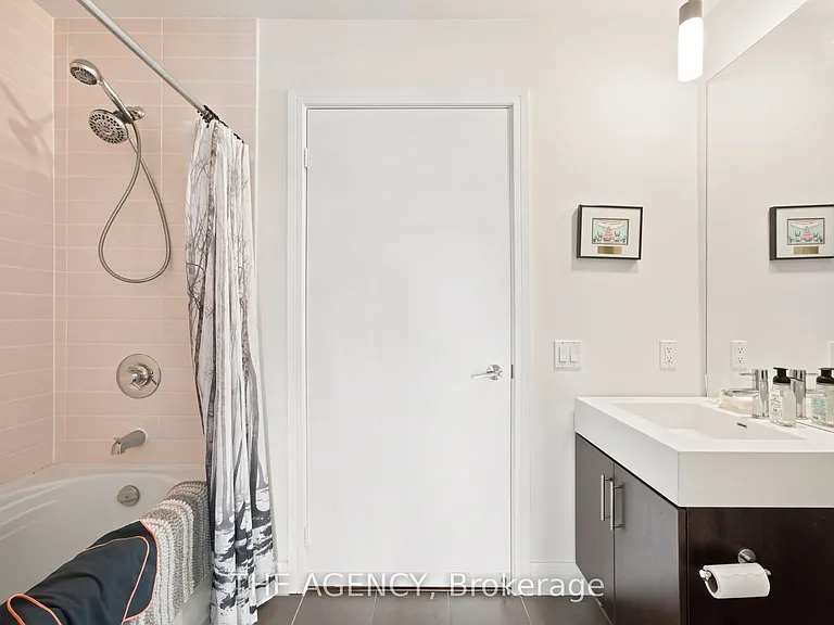 112 George St S #S1006 — Photo 17