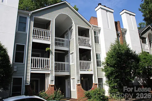 430 Queens Rd Photo 1