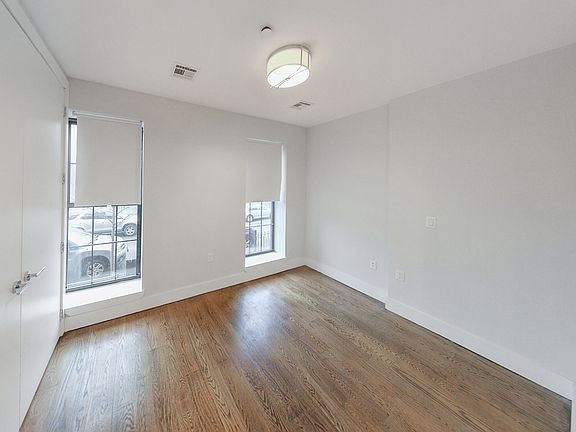3rd image of 634 Kosciuszko St APT 1A
