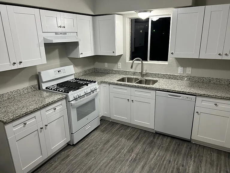 207 Sunset Heights Ave — Photo 14