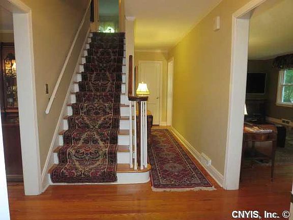 3rd image of 4996 Lakeview Dr