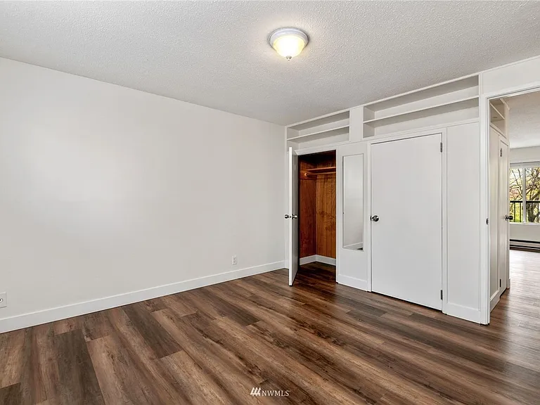Stroud Apartments — Photo 18