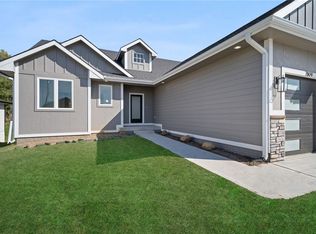 2809 NW Brookside Dr, Grimes, IA 50111
