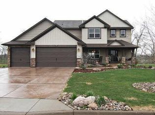 9409 Dunes Ln, Cottage Grove, MN 55016