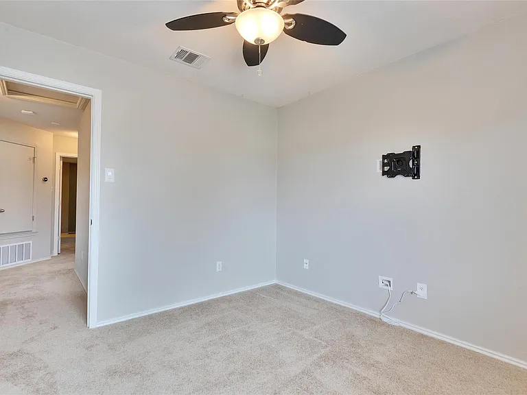 2212 Melissa Oaks Ln — Photo 18