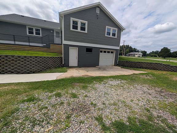 4th image of 7427 Hickory Rd