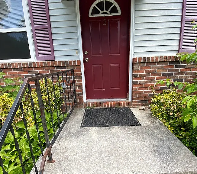 900 N Barton St #2 — Photo 1