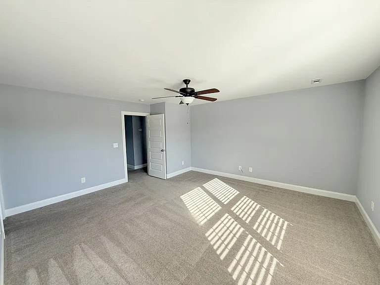 218 Woodgrove Dr NW — Photo 28
