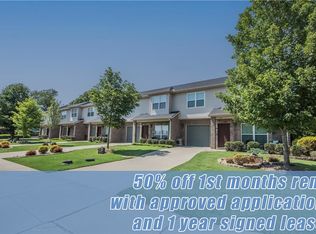 612 SW 5th St, Bentonville, AR 72712