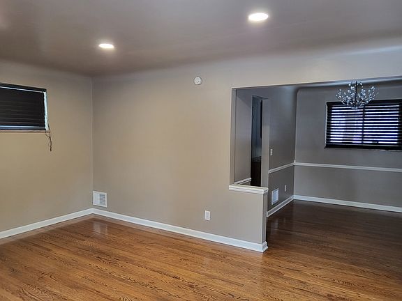 2nd image of 2626 Knight Ave