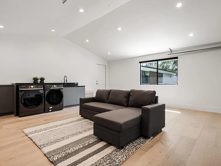 5718 Wallis Ln — Photo 27