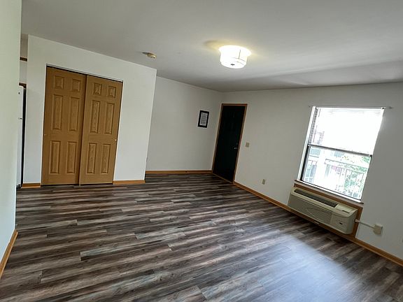4th image of 39 Elliott St #106