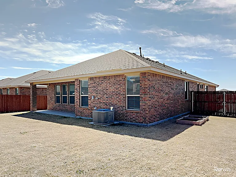 2606 Lavender Ln — Photo 17