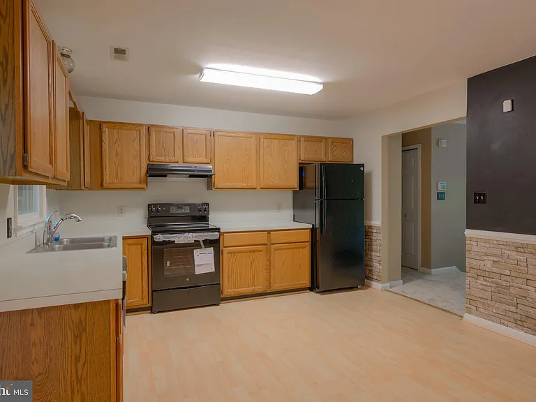12820 Lake Wilderness Ln — Photo 17