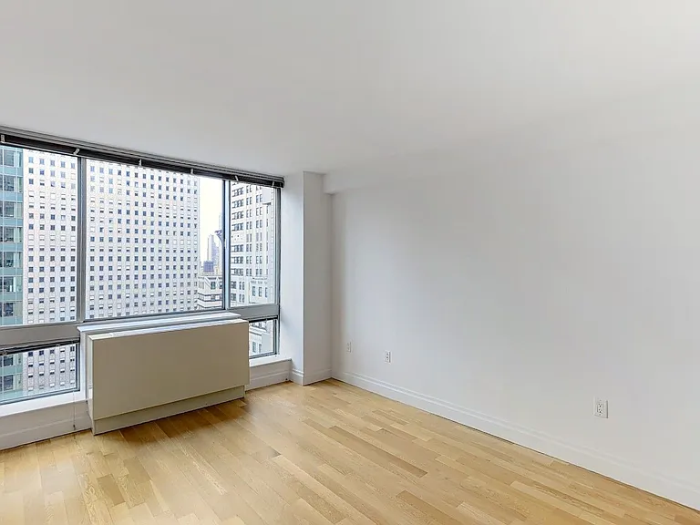 150 E 44th St #20-B — Photo 7