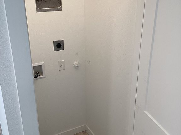4th image of 710 NW 1st St #1