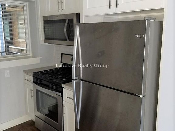 2nd image of 850 W Newport Ave APT 2F