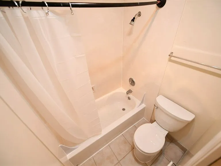 366 Staten Ave — Photo 12
