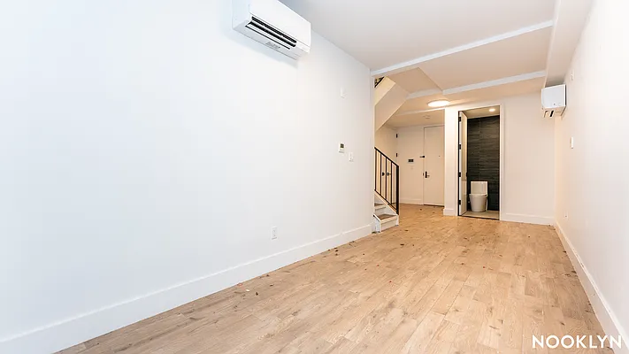 Rented by Nooklyn NYC LLC | media 21