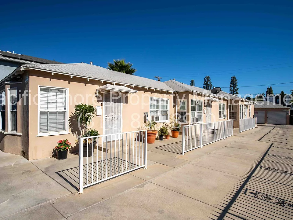 14220 Gilmore Apartments