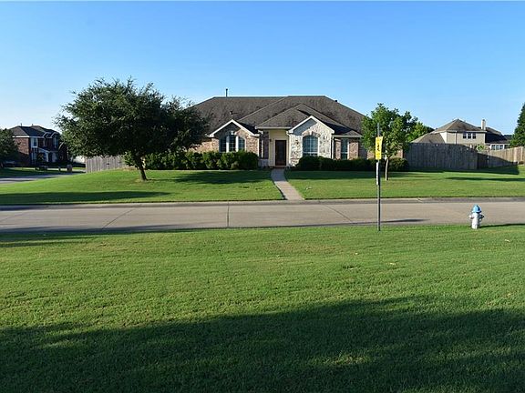 2nd image of 114 Palomino Dr