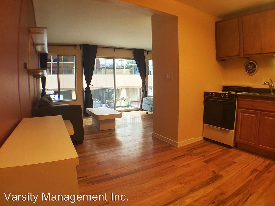 1st image of 418 E Washington St APT 09