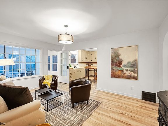 5th image of 6942 Daisy Ave