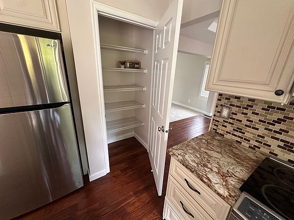 4th image of 5106 Olive Ave SE
