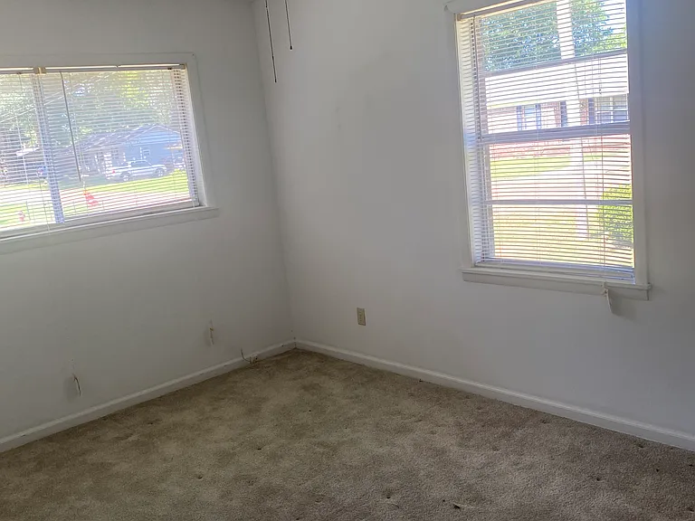 124 Gardenview Dr — Photo 15