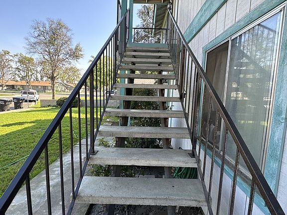2nd image of 2609-2611 W Mission Ct