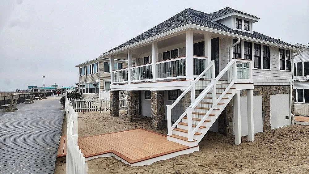 211 Boardwalk photo 1
