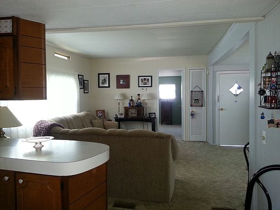 4th image of 703 Fresh Pond Ave Unit 65